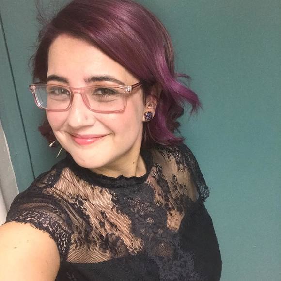 Meet your Posher, Toni - Picture 1 of 1